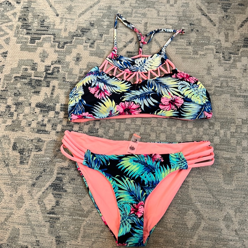 TiniBikini size large suit - bottoms never worn!